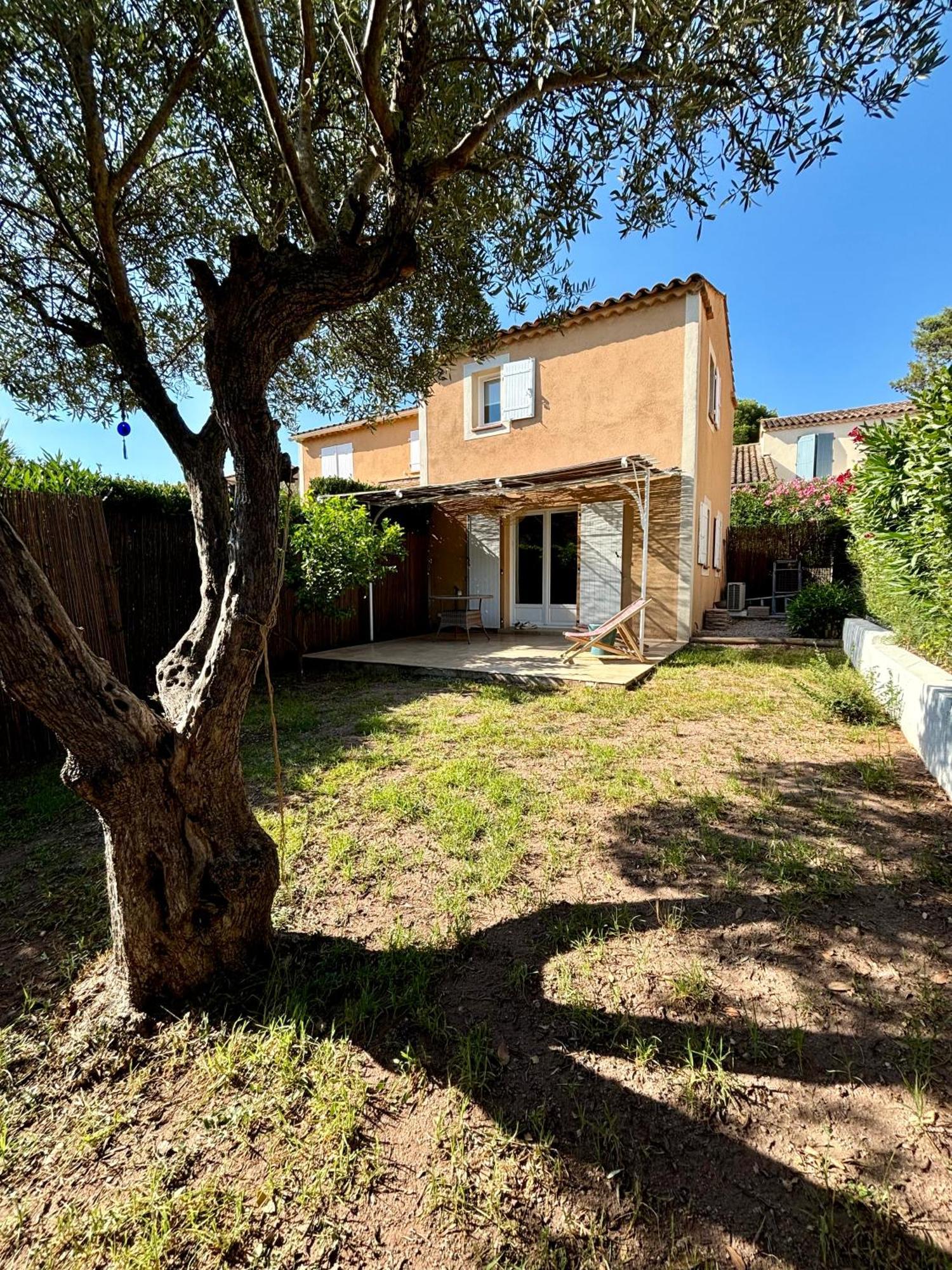 Bastidon Paisible Dans Residence Avec Piscine Frejus Exterior photo